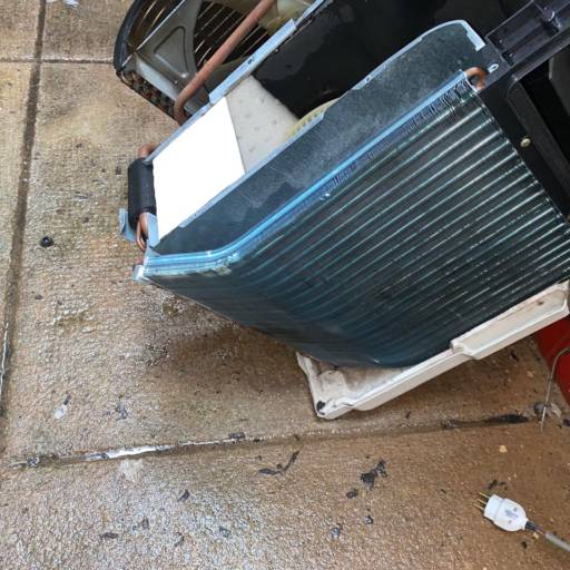 Limpeza Geral e Higienização em Equipamento de Ar-Condicionado do Tipo Janela (ACJ) em Belo Horizonte/MG por ACM Ar Condicionado e Refrigeração