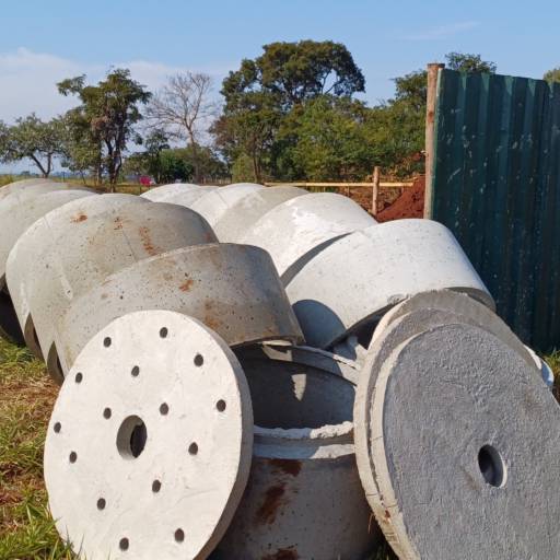 Anéis de Concreto: Estruturas Resistentes para Fossa Séptica em Riviera de Santa Cristina I por Solutudo