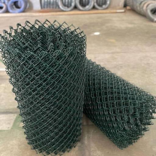 Tela Losangular Galv. Revestida com PVC Azul/Verde/Cinza - Praticidade e Versatilidade em Alambrados em Serra, ES por Telas Brasil