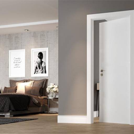 Kit Porta Pronta – Praticidade e Qualidade no Ninho Verde II Eco Residence por Portales Portas e Janelas