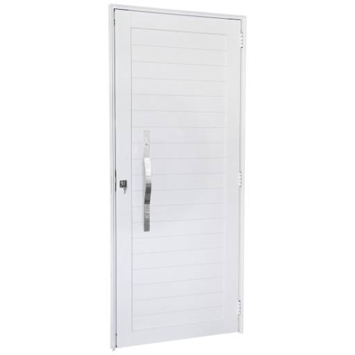 Portas de Giro com Puxador em Alumínio – Design e Resistência no Ninho Verde II Eco Residence por Portales Portas e Janelas