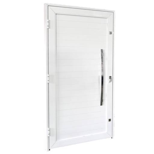 Portas de Giro com Puxador em Alumínio – Design e Resistência no Ninho Verde II Eco Residence por Portales Portas e Janelas