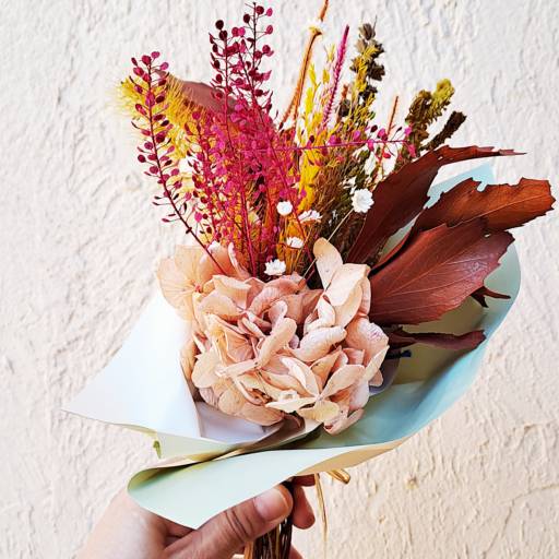 MINI BUQUÊ DE FLORES SECAS PARA PRESENTES  em Americana, SP por Cheinho de Amor - Bolo Amor em Pote