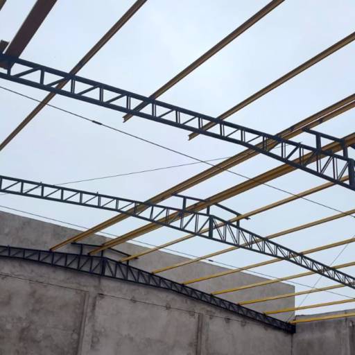 Piso em Concreto Polido e Estrutura Metálica - Durabilidade e Versatilidade em Arapoti