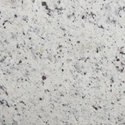 Granito Branco Dallas: Sofisticação e Durabilidade no Ninho Verde II Eco Residence com a Marmoraria Carvalho