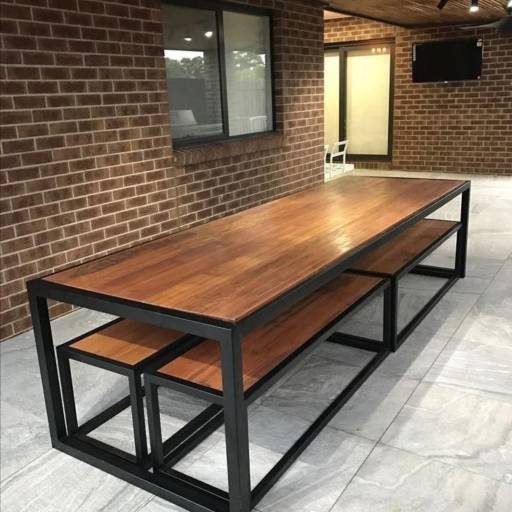 Mesa em Peroba Rosa de Demolição com Pés em Ferro - Estilo e Resistência em Mairiporã, SP por MD Mesas e Decorações Mesa em Peroba Rosa de Demolição com Pés em Ferro - Estilo e Resistência em Mairiporã, SP por MD Mesas e Decorações