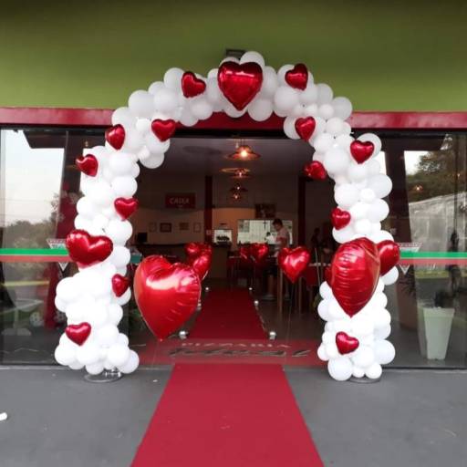 Arco de Balões Orgânicos - Elegância e Sofisticação para seu Evento em São Manuel, SP