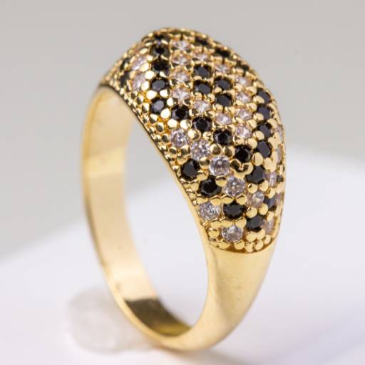 Anel de Dedinho com Zircônias – Elegância e Sofisticação em São Manuel
