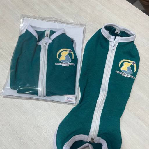 Comprar o produto de Roupa pós-operatório para cães em Acessórios para cães e gatos pela empresa Clínica Veterinária Vet Lemos (Farmavet) em Foz do Iguaçu, PR por Solutudo