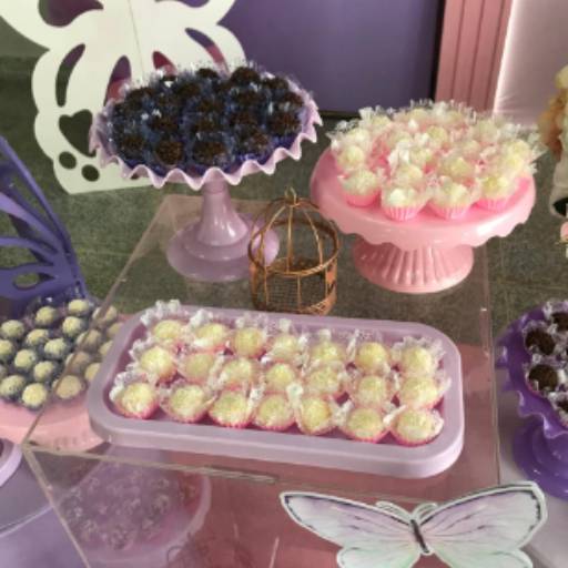 Comprar o produto de Docinhos decorativos em Doces para festas pela empresa Dona Jujuba Doces e Salgados em Foz do Iguaçu, PR por Solutudo