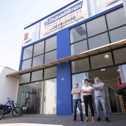 Comprar o produto de Há mais de 20 anos, agregando valor e excelência a cada projeto! em Esquadrias pela empresa Esquadrimax em Botucatu, SP por Solutudo