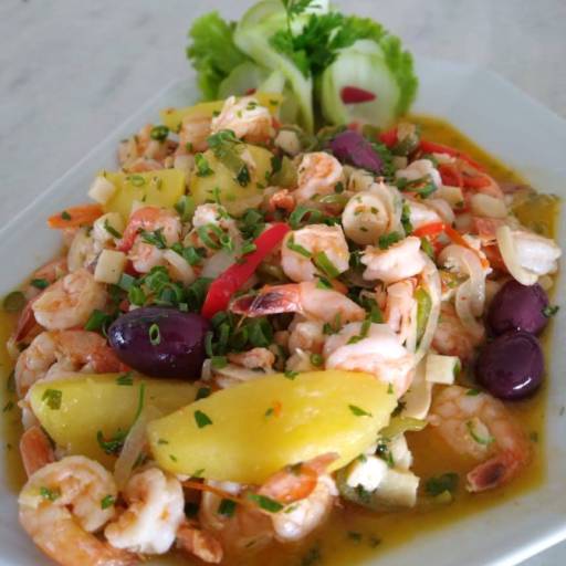 Tilápia Caribenha – Sabor Sofisticado à Beira da Represa em Avaré/SP por Restaurante Toa Toa 