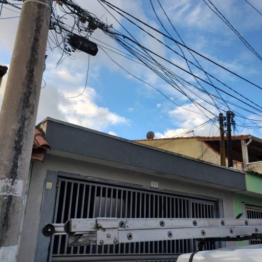 Antena banda Ku StarOne C2 70w instalada para nova parabólica para um ponto com receptor Century MidiaBox B7 no bairro Santo Antônio em Santo André em 22/11/2024