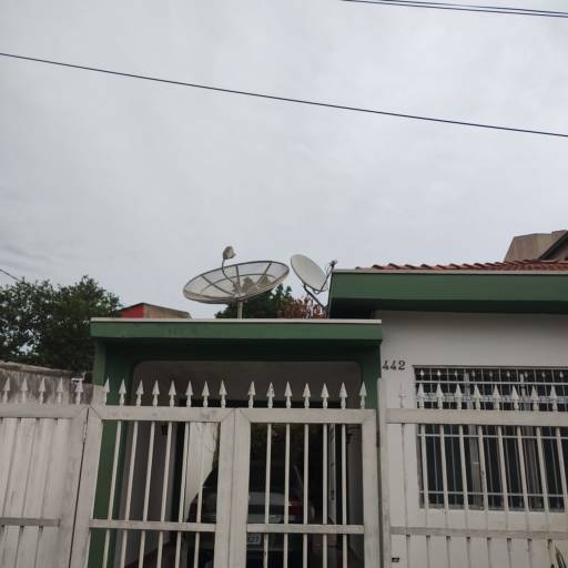 Antena Parabólica Banda Ku StarOne C2 70w instalada para quatro pontos com receptores Imagevox e Century no bairro Parque Capuava em Santo André em 02/12/2024