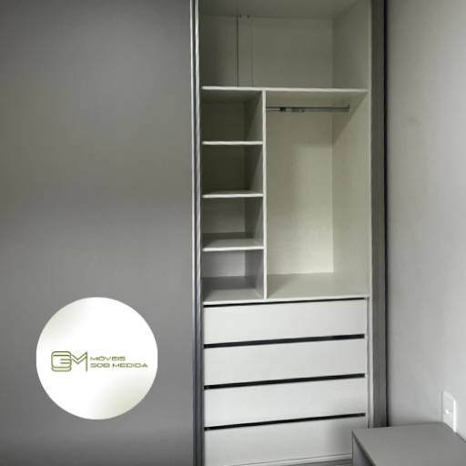  Montagem e instalação com material em MDF