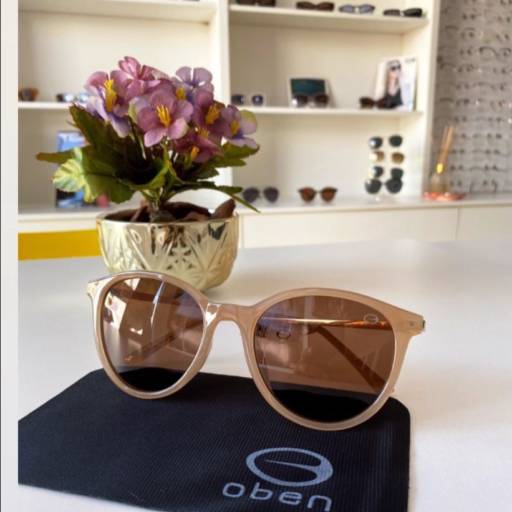 Óculos de Sol Feminino Oben: Elegância e Proteção - Confresa-MT por Optica Dourado