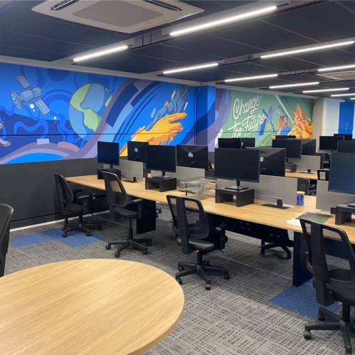 Projeto de Móveis Planejados realizado para a empresa Lyncas por MOBID Marcenaria