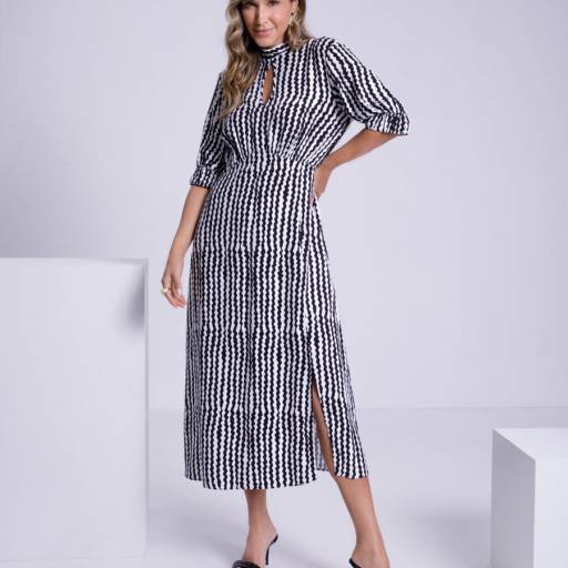 Vestido Midi Chá com Elegância e Conforto – Itaí, SP