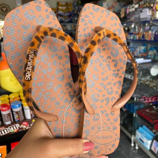 Havaianas em Martinho Campos – Estilo e Conforto para Todos os Momentos por Papelaria Santos