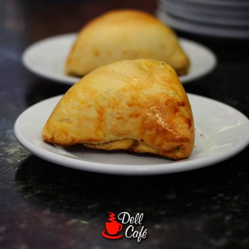 Comprar o produto de Esfirra de Carne e Queijo – Sabor Irresistível em Marília, SP em Lanches - Lanchonetes pela empresa Dell Café em Marília, SP por Solutudo