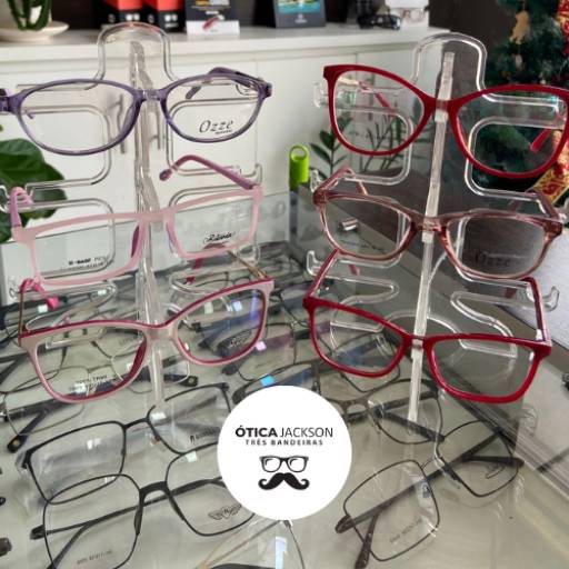 Comprar o produto de Lentes oftalmicas personalizadas e lentes de contato em Lentes de Contato pela empresa Ótica Jackson - Jd. Nacional em Foz do Iguaçu, PR por Solutudo