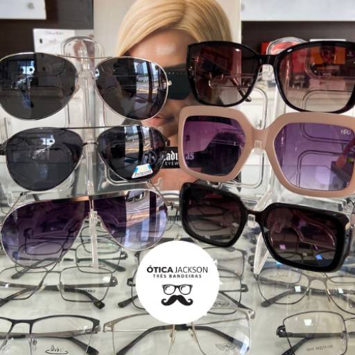 Comprar o produto de Fabricação de lentes em Consertos de óculos pela empresa Ótica Jackson - Jd. Nacional em Foz do Iguaçu, PR por Solutudo