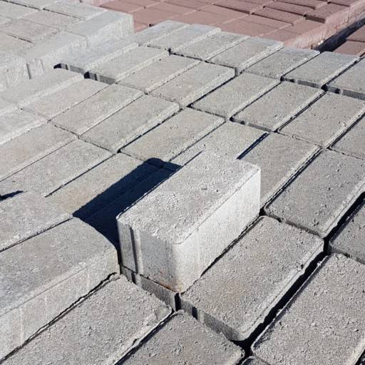 Paver: Durabilidade e Estética para Pavimentação no Riviera de Santa Cristina I, SP por Blocos Troia