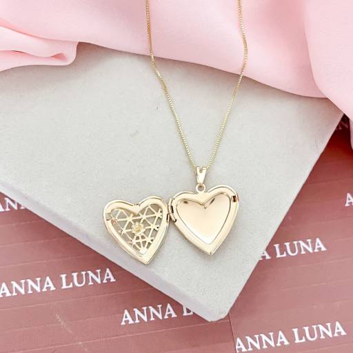 Relicários Banhados a Ouro 18k – Memórias e Sofisticação em Mirassol, SP por Anna Luna Semijoias e Acessórios