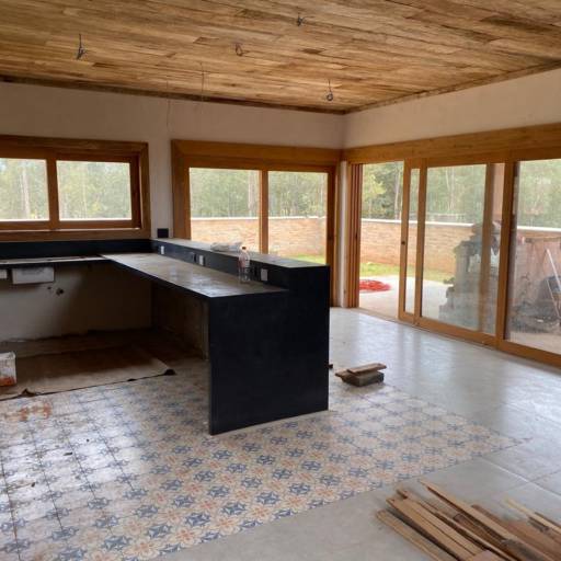 Gerenciamento de Obra - Eficiência e Controle Total - Riviera de Santa Cristina XIII, SP em Riviera de Santa Cristina XIII, SP por RV Engenharia e Construção