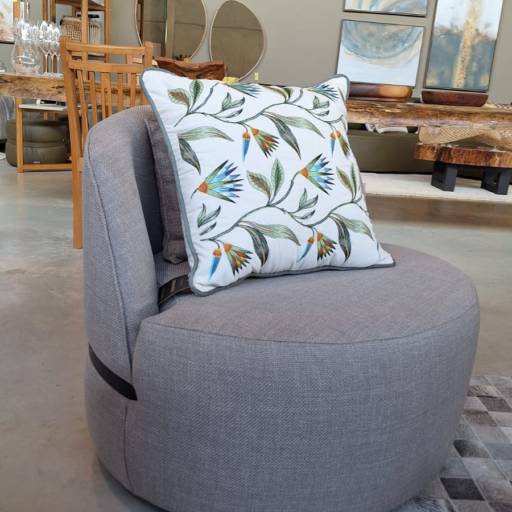 Poltronas de Alta Qualidade – Conforto e Sofisticação em Ninho Verde II Eco Residence, SP em Ninho Verde II Eco Residence, SP por Decor Max Casa