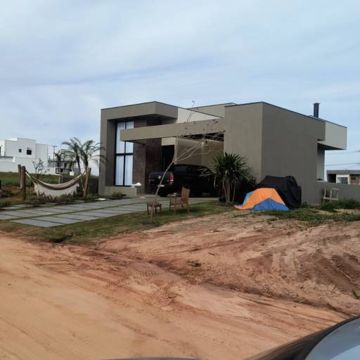 Construção de Casa no Riviera de Santa Cristina XIII, SP por Wilson Lorenzo