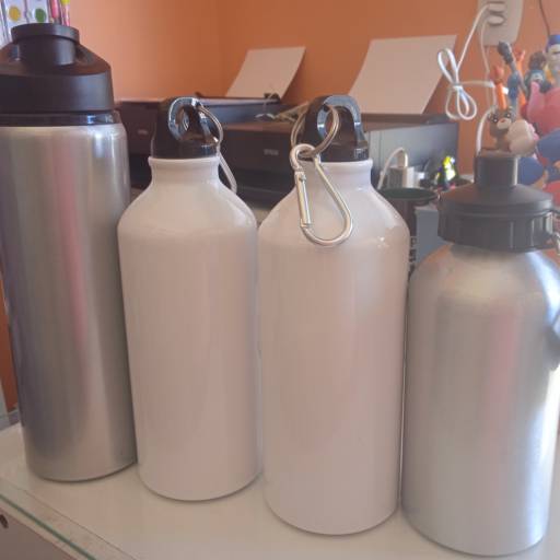 Garrafas Metálicas Personalizadas – Exclusividade e Estilo em São Paulo, SP em São Paulo, SP por Papelaria e Presente Safari