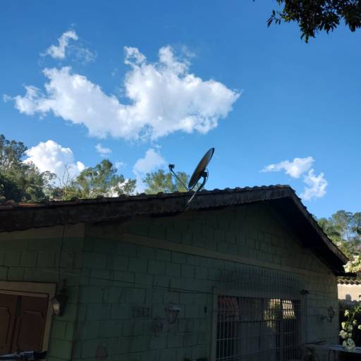 Antena Parabólica banda Ku StarOne C2 70w para um ponto com receptor Century MidiaBox B7 instalada no bairro Clube de Campo em Santo André em 24/02/2025