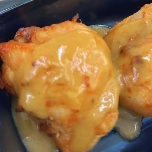 Sobrecoxa ao molho de laranja