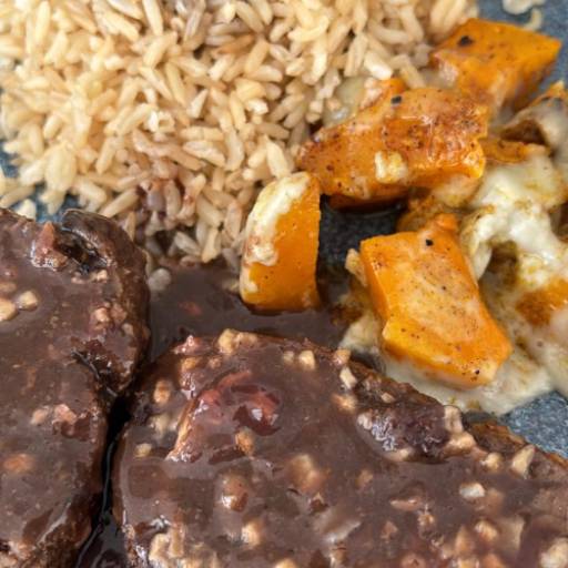 Filé mignon ao molho de vinho