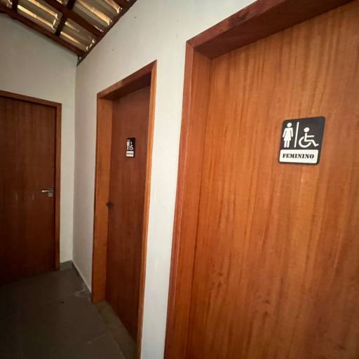 Banheiros Acessíveis – Conforto e Inclusão para Eventos em Leopoldina, MG