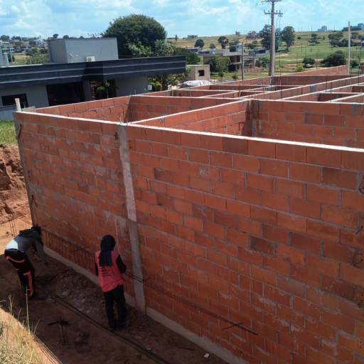 Obra em Andamento no Riviera de Santa Cristina XIII por Wilson Lorenzo