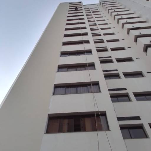 Lavagem, Restauração, Calafetação e Pintura realizada no Condomínio em Vila Prudente por InovaVertical