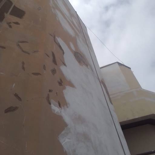 Lavagem, Restauração, Calafetação e Pintura realizada no Condomínio em Vila Prudente por InovaVertical