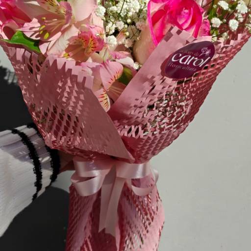Buquê Com Carinho  em Foz do Iguaçu, PR por Floricultura As Flores da Carol - Vila A