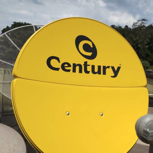 Instalação de antena parabólica banda Ku StarOne C2 70w instalada para dois pontos com receptores Century MidiaBox no bairro Chácara Royal Parque em São Bernardo do Campo em 13/03/2025