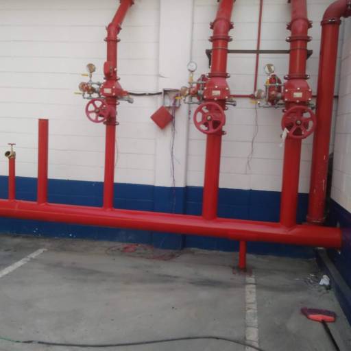 Instalação de uma bomba da caixa d'água  No tenda de ITU por JMS Construção e Reforma