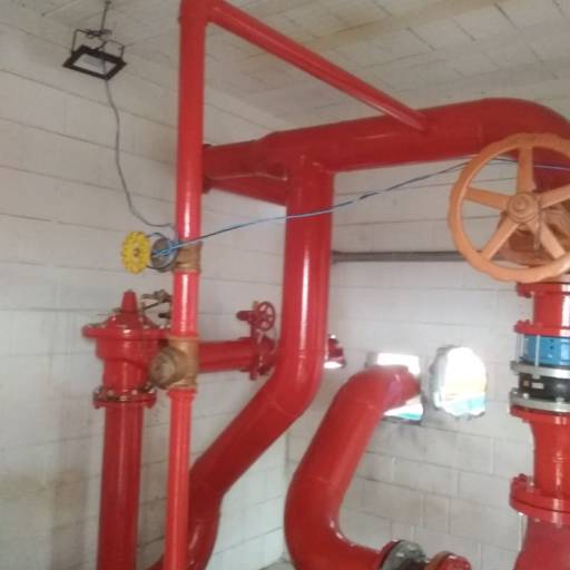 Instalação de uma bomba da caixa d'água  No tenda de ITU por JMS Construção e Reforma