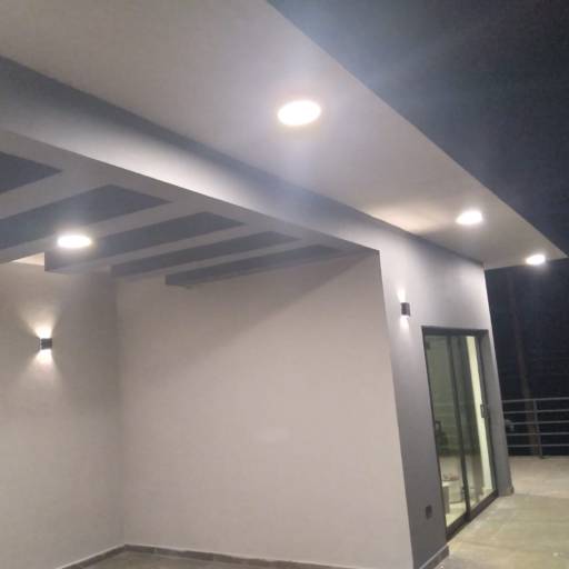 Instalação da Iluminação – Casas Riviera, Riviera de Santa Cristina XIII, SP por Casas Riviera 