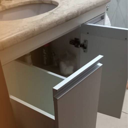 Móvel planejado para banheiro por Marcenaria Gama 