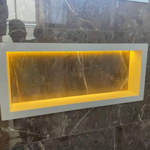 Nichos em Pedra para Banheiros e Ambientes Úmidos – Piracicaba, SP por Piramarmores - Marmoraria Piracicaba