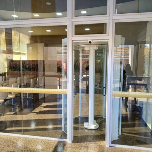 Obra no Banco Creditag  por Top Vidros