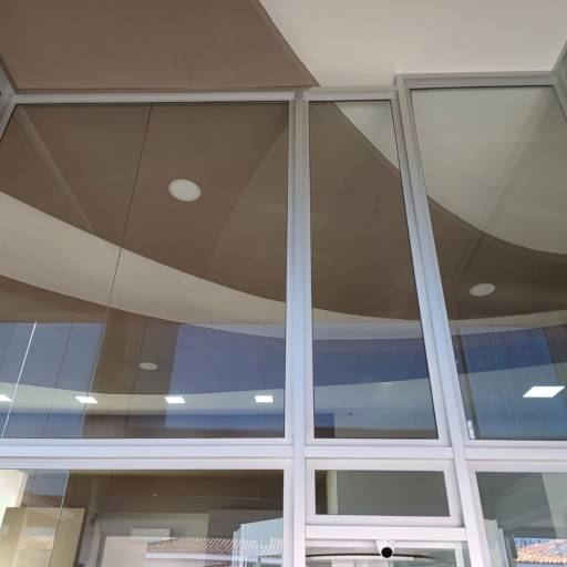 Obra no Banco Creditag  por Top Vidros