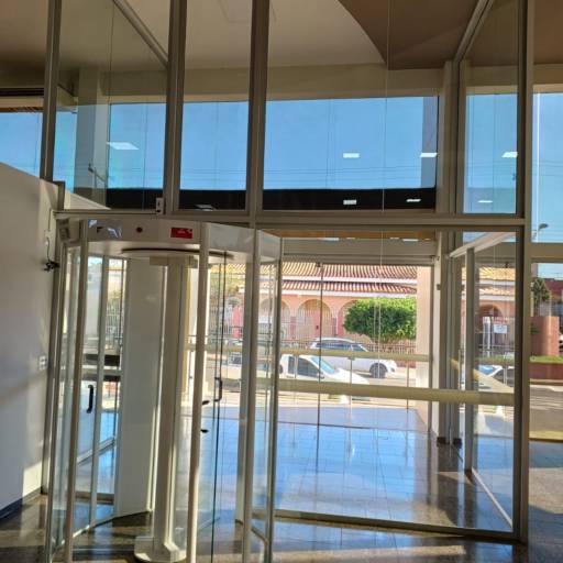 Obra no Banco Creditag  por Top Vidros