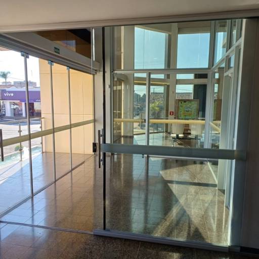 Obra no Banco Creditag  por Top Vidros